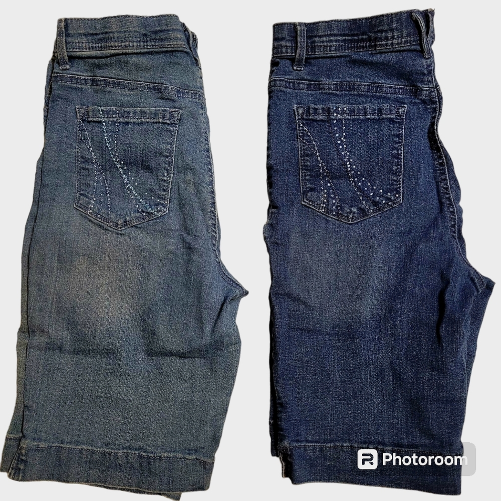 Lot of 2 Gloria Vanderbilt Denim Shorts- Size 6 - Rhinestone on pockets